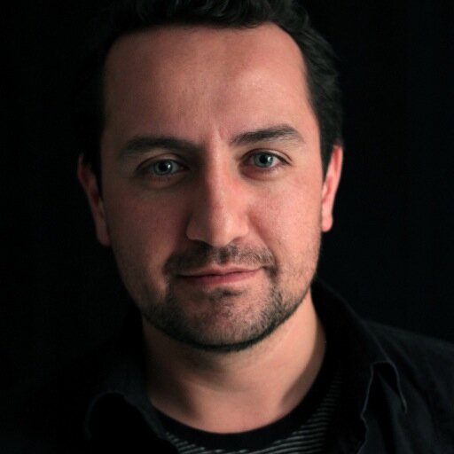 Director, guionista, productor, bajista aficionado y aficionado al fútbol. Filmmaker, writer, producer @Boom_ec @monogallinas @SumergibleFIlm