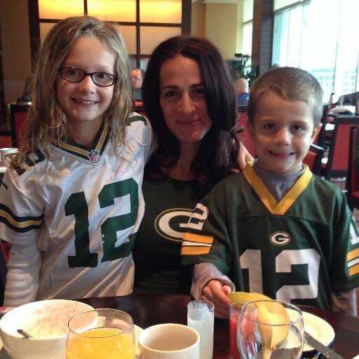 Mother, Wife, CERVIVOR and 💚💛Packers fan 💚💛 that loves 2 VERY BIG DOGS 🐾
