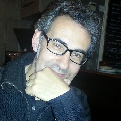 Soc interiorista, fa vint anys que ho faig i tot que ara es molt dur encara ho vull seguir sent.