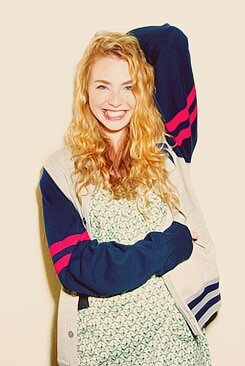 Hija de Poseidón. No me subestimen por ser rubia. Olvidando mi antigua vida. Soy agradable, pero llámame pequeña y no la cuentas c: {OlympianRol