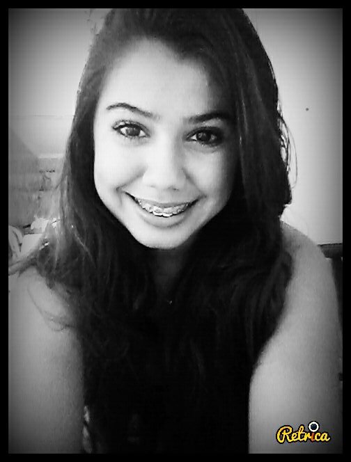 Micaela, 15 anos-  Nunca deixe que lhe digam que não vale a pena acreditar no sonho que se tem!