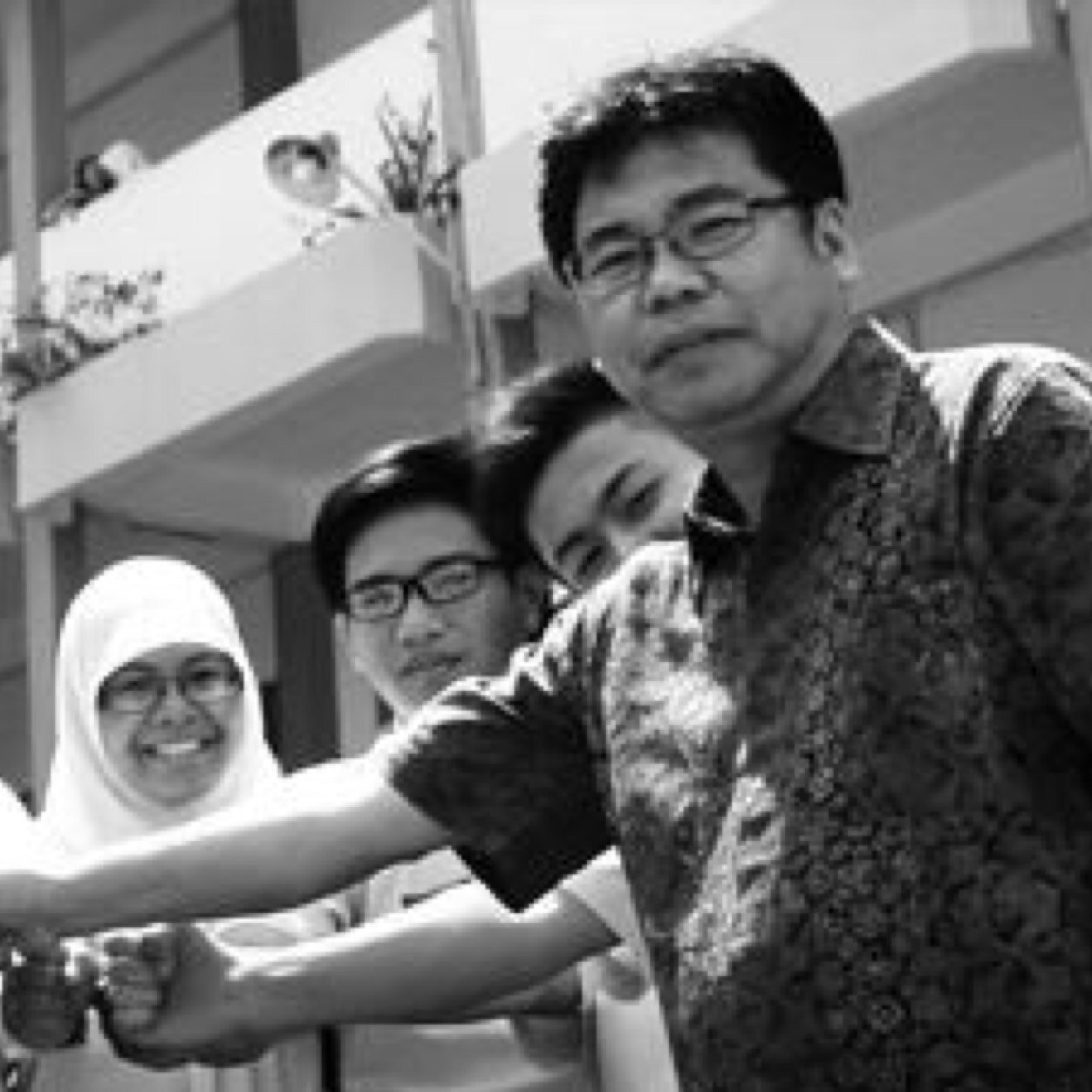 Anggota DPR RI Fraksi PDI-P | Penggagas sekolah multikulturalisme Yayasan Perguruan Sultan Iskandar Muda. Pegiat pluralisme. Cinta keberagaman.