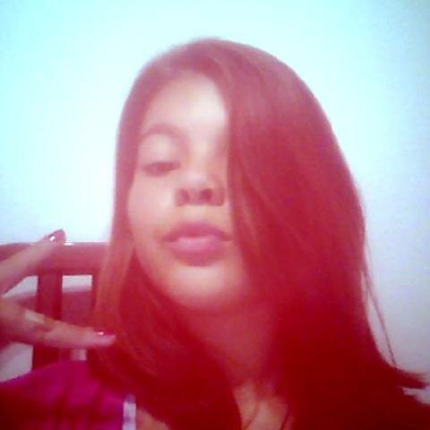 Amo chocolate e morango :3 Amo Ariana Grande e One Direction :3 Mãe, Pai e Mano 3 @SophiaReisdaSil y @Melii_Alves amu vcs suas dicas :3