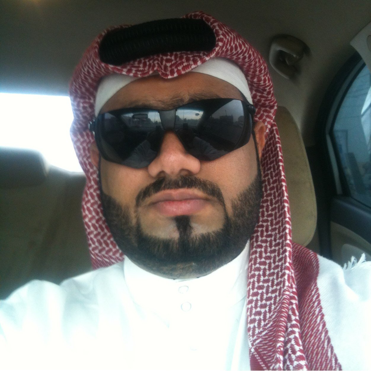 حسابي الاول مخترق ومسروق : يا حسبي الله على من سرقه وقهرني ..الحساب الاول المخترق @abomeshaal20002