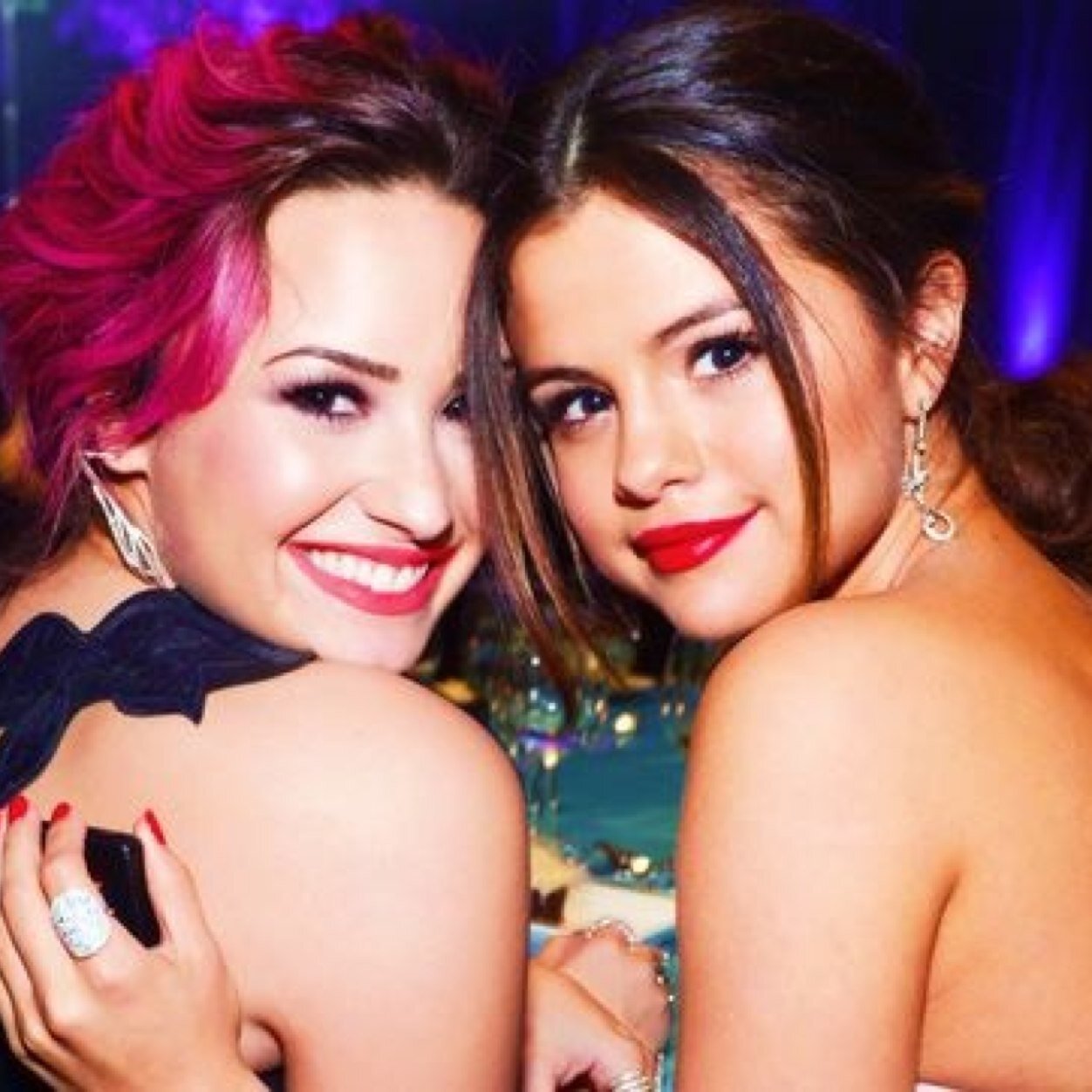 We Love Justin Bieber, Selena Gomez, Miley Cyrus, Demi Lovato, The Wanted, One Direction