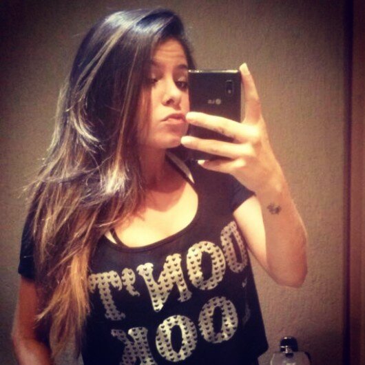 Nem sempre meu sorriso é de alegria, nem sempre meu olhar é de felicidade. *
