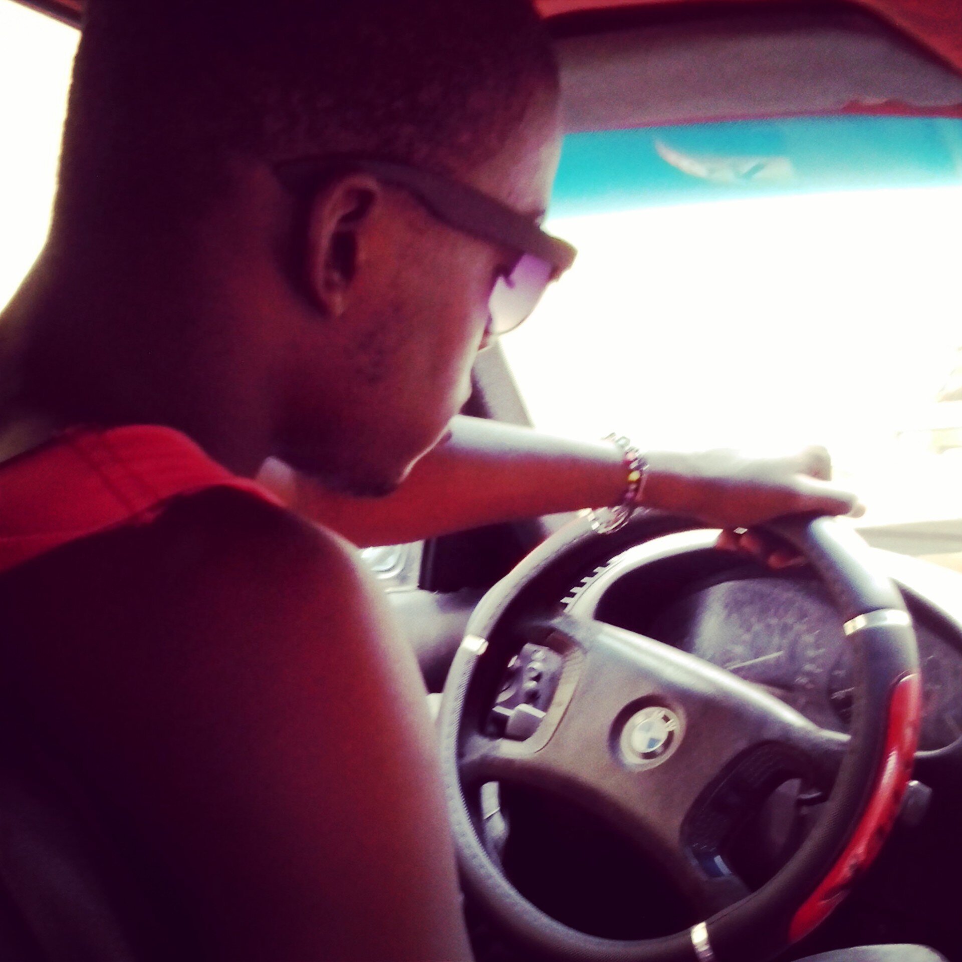 Salut a tous....:)| nique les babylones |soyez les bienvenus....♥.|follow me♠|