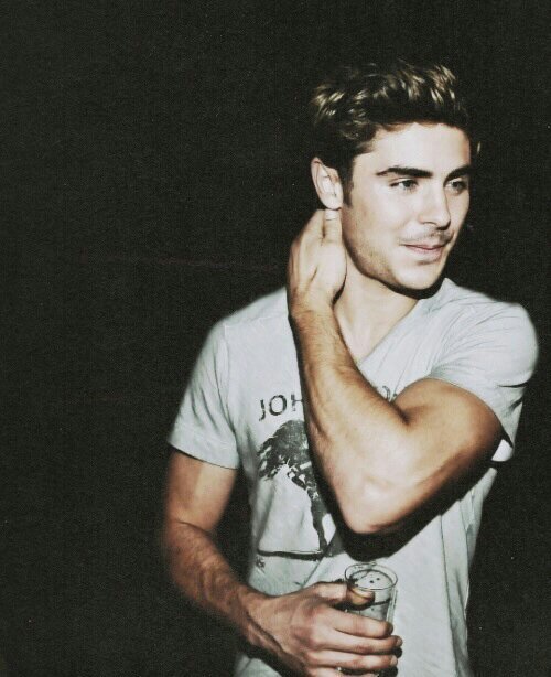 zachasmyheart's profile picture. ♡ august31.12 @zacefron in Venice, best day of my life. thank u so much Idol. || 32812, first concert. thanks @simpleplan. || Always in Love w/ @LeoDiCaprio