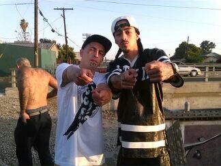 Free Nazi! R.I.pKAZ!! Short bio... got ?s juss axe. Closed mouffs don get fed!!!