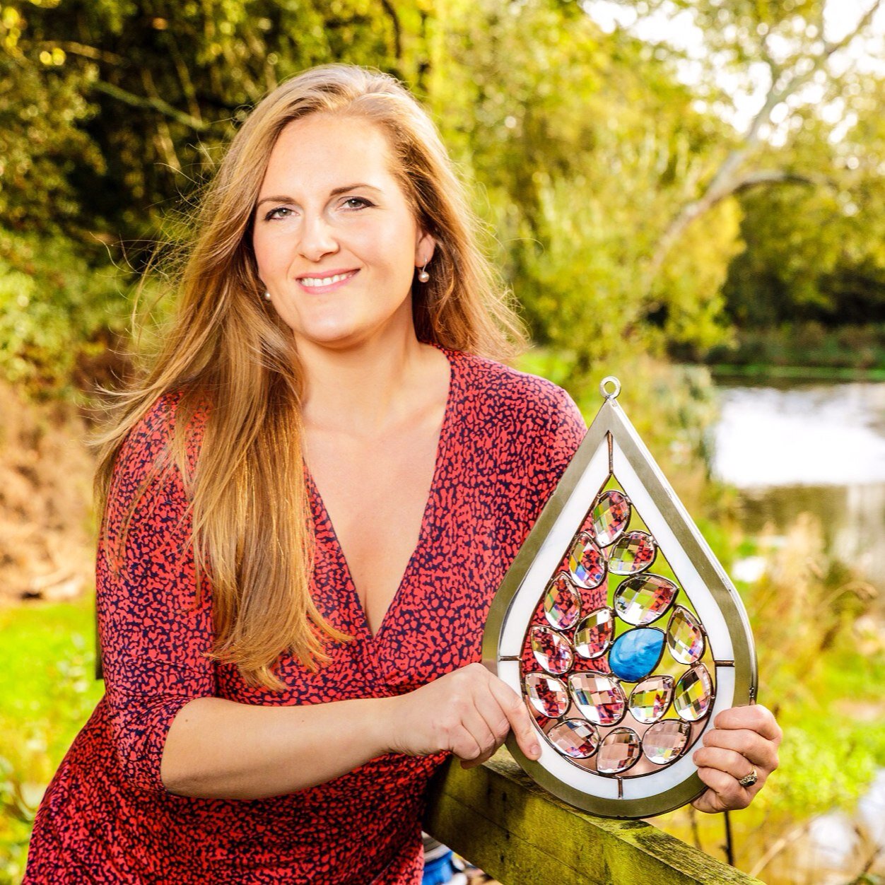 Architectural art glass designer. 
Glass workshop facilitator.
RHS Chelsea Flower Show Award Winner.