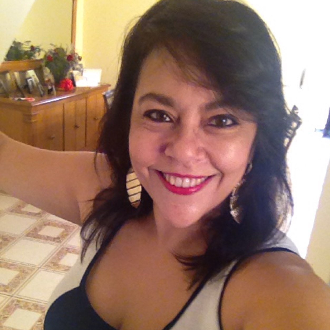 regisimoes's profile picture. Sou serva do SENHOR , amo a biblia , cozinhar, cachorros, plantas .