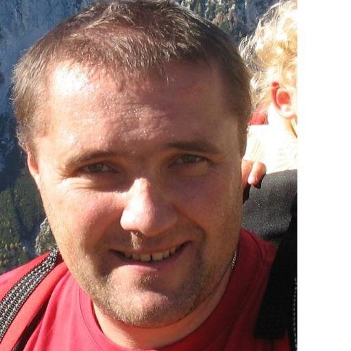 Lucijin mož, oče šestih otrok, član Skupnosti Emanuel, specialist družinske medicine.