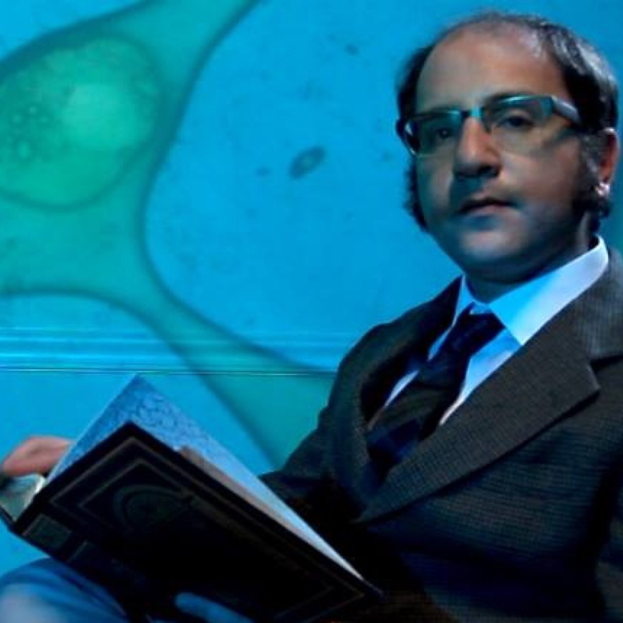 realshamburglar's profile picture. Director/Editor/animator... I make things.