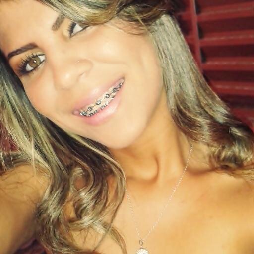 , com a cabeça erguida e mantendo a FÉ em Deus ..  !
