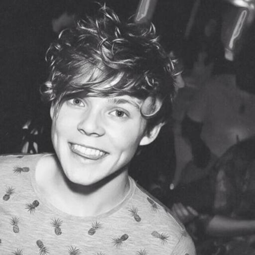 babyblueniallx's profile picture. Free follow from @rxindrophemmo