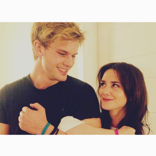 Itsyelyahfuente's profile picture. ||| Zombie ||| Parawhore ||| Reader ||| fallenatica ||| 
Estoy Impaciente Por Amarte Como Mortal -Daniel G.