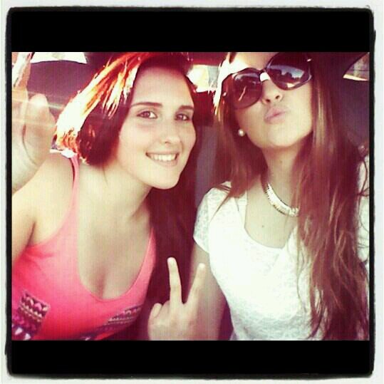 A tu lado yo camino sin tocar el suelo  #LocamenteEnamorada