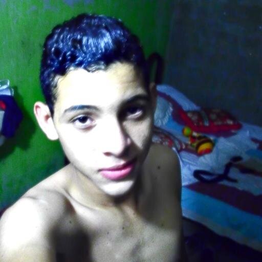 Soy eStudiante. Me encanta la musicA, el baile y twitter...SIGUEME Y TE. SIGO.  :)