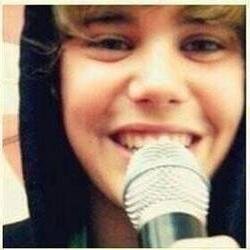@justinbieber love u, idol. you saved me, in every way that a person can be saved. || I failed to have you near, but this does't mean not having you inside.
