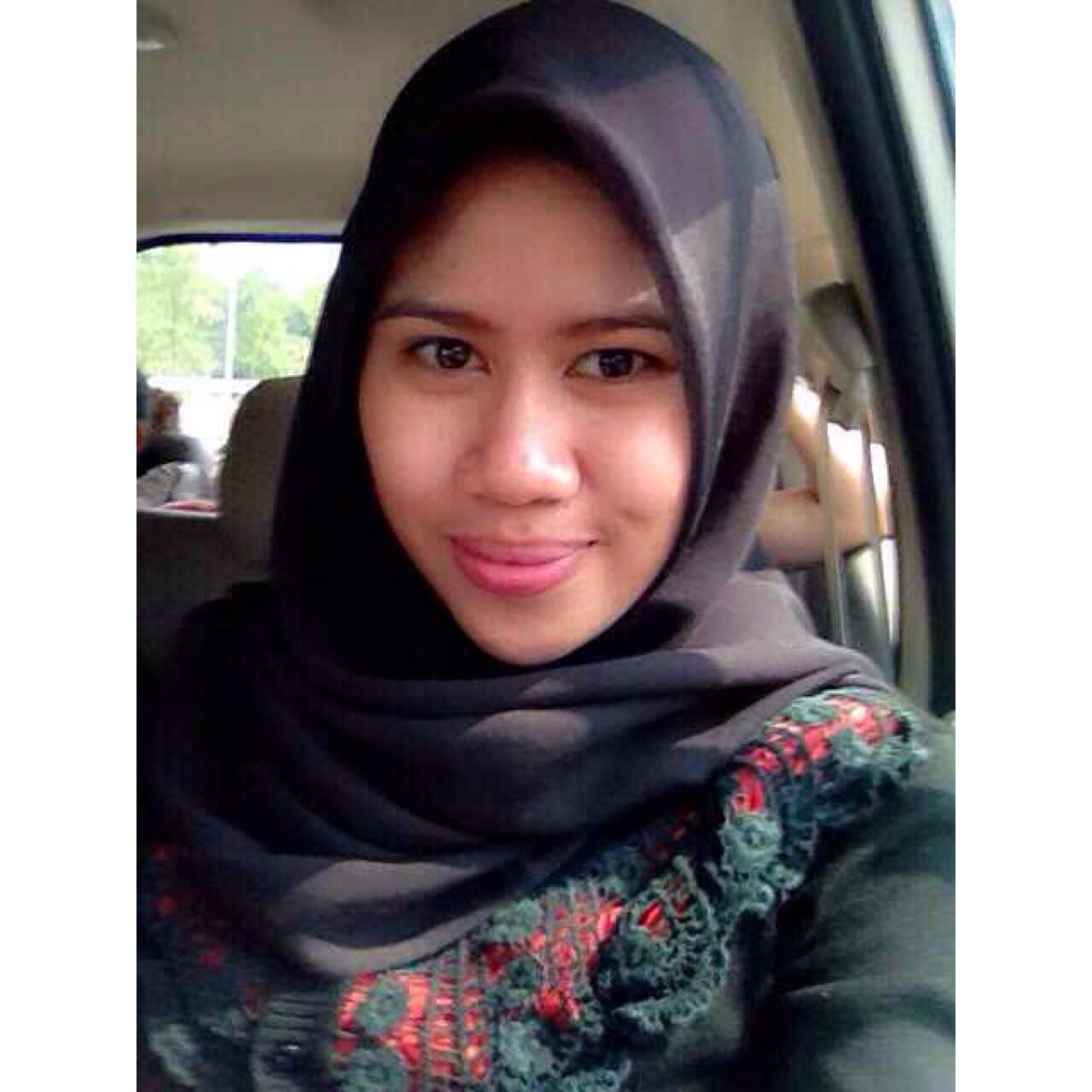 Life is short, love, smile, laugh, enjoyed