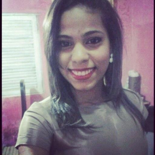 Sou ciumenta, boba, romântica, chorona, orgulhosa, irônica, sonhadora, exagerada e dramática. Gostou? Follow-me. *o*  #TREZEANA S2