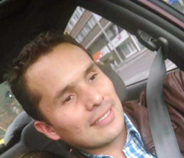 sebastiancobos's profile picture. El pepino está amargo, tiralo. Hay palos en el camino, rodealos. Es todo lo que necesitas saber. Y NO preguntes  ¿por qué? ...💓