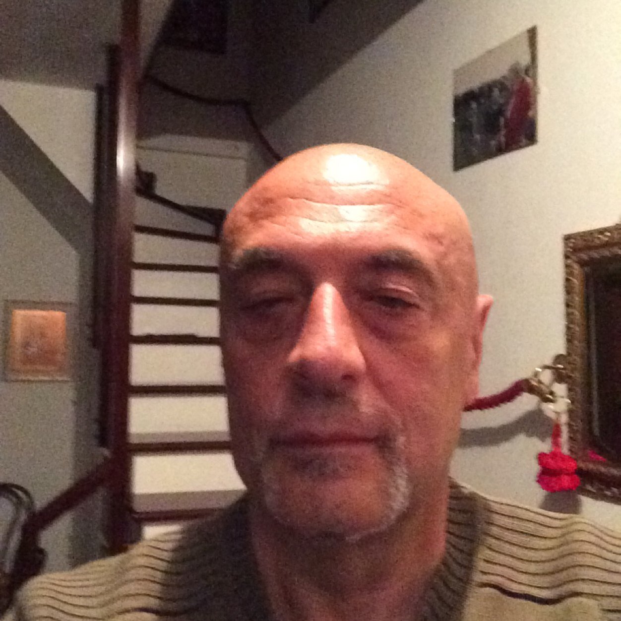 Giornalista: ho collaborato con il Sole24ore, Avvenire, Repubblica. Ora lavoro per L’Espresso. Scrivo di Cyber. Missioni in Kosovo, Belfast e Afghanistan.