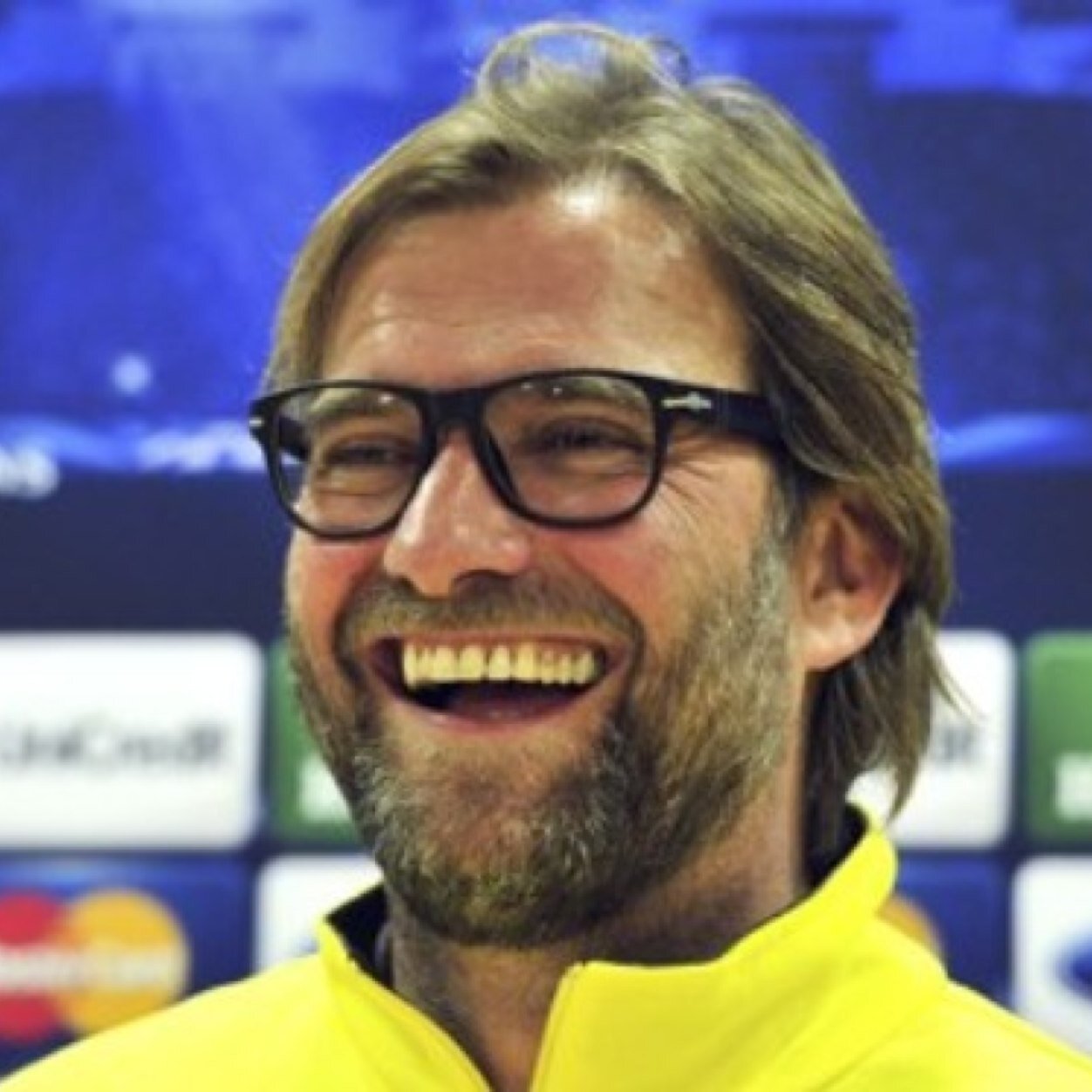 Football is my passion. Dortmund supporter. Discussing football. (followback) (Some matches I can't tweet about because of college)