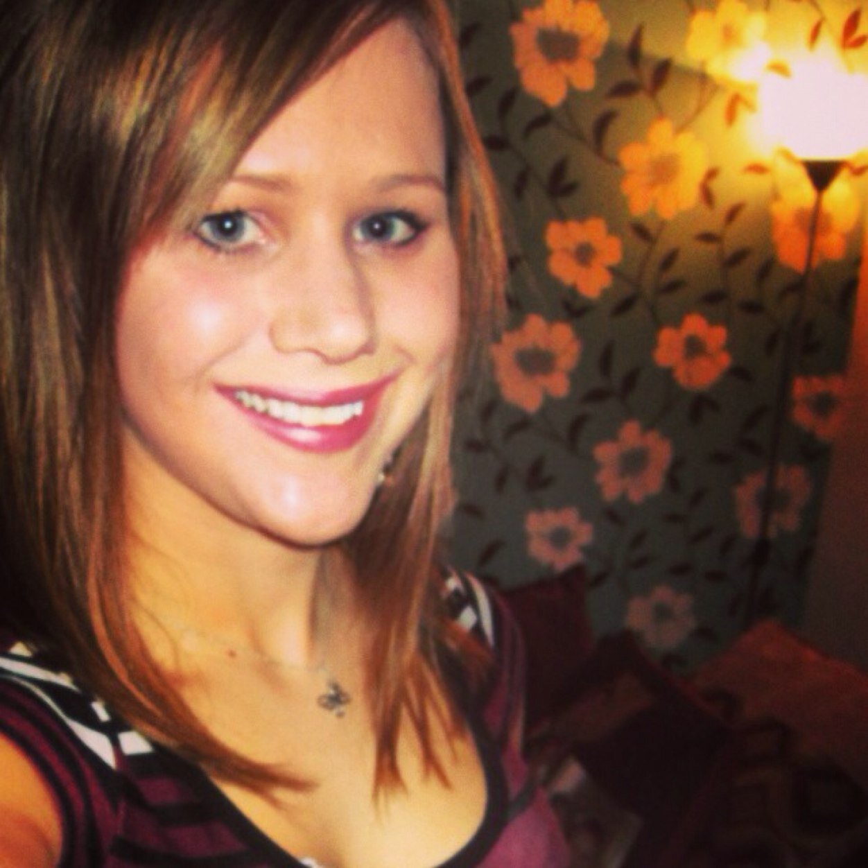 el_f_e's profile picture. The closer you look at things the bigger they get...