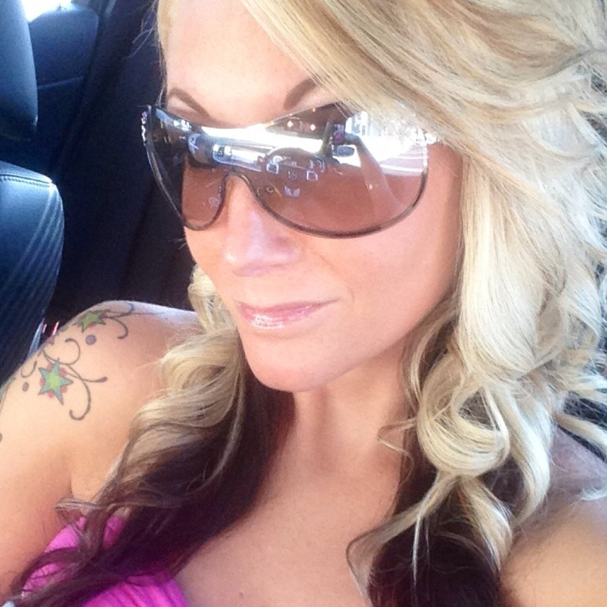 PinkDrinkQueenB's profile picture. Living and loving the #Plexus life! #LiveLifePink Looking for more ambassadors and supporters of this wonderful change in life!