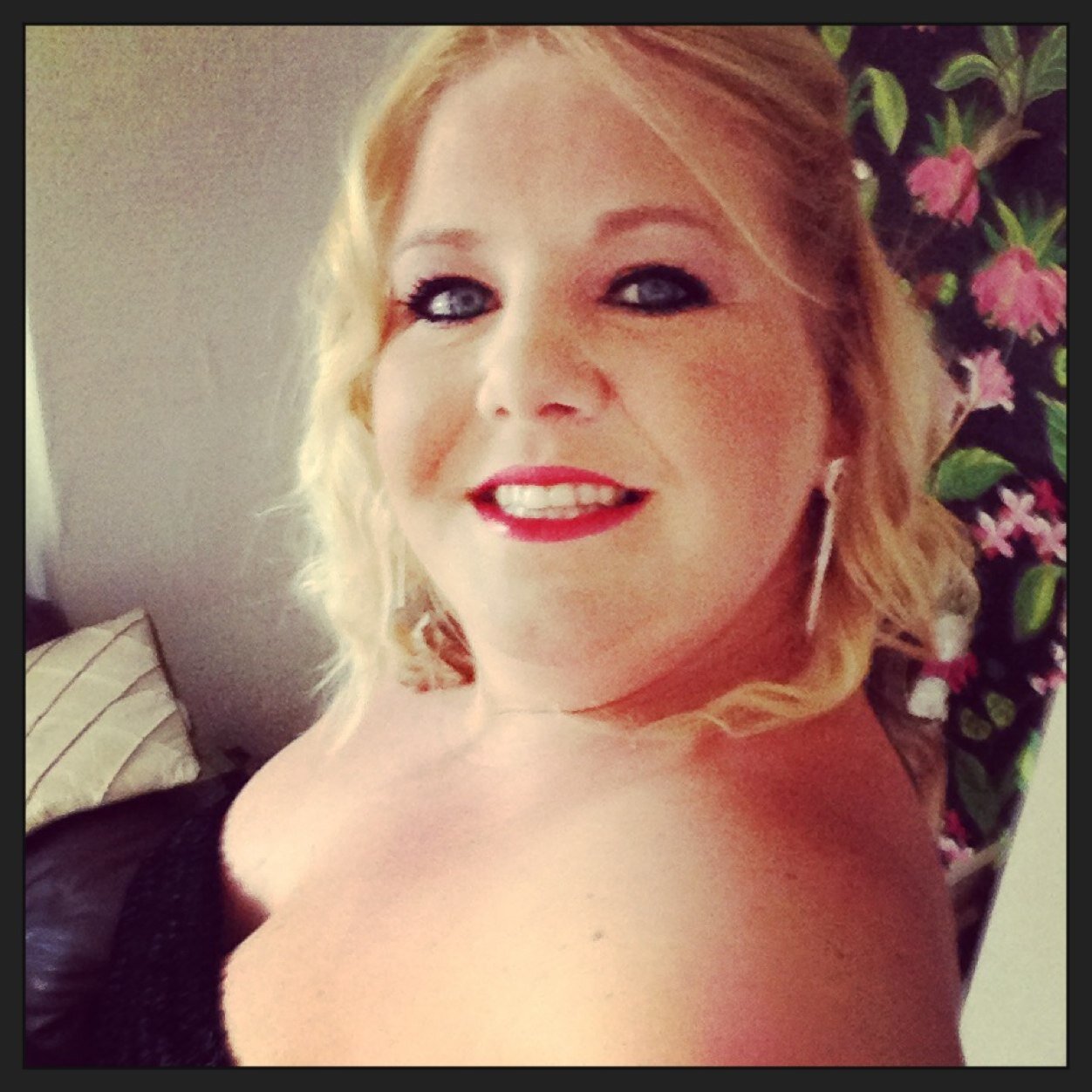 ktj2013's profile picture. Had to start a new account. But here icam the mrs jonesx love my lil family! Im simply great xx❤wine lover animal lover social nights lover love everything