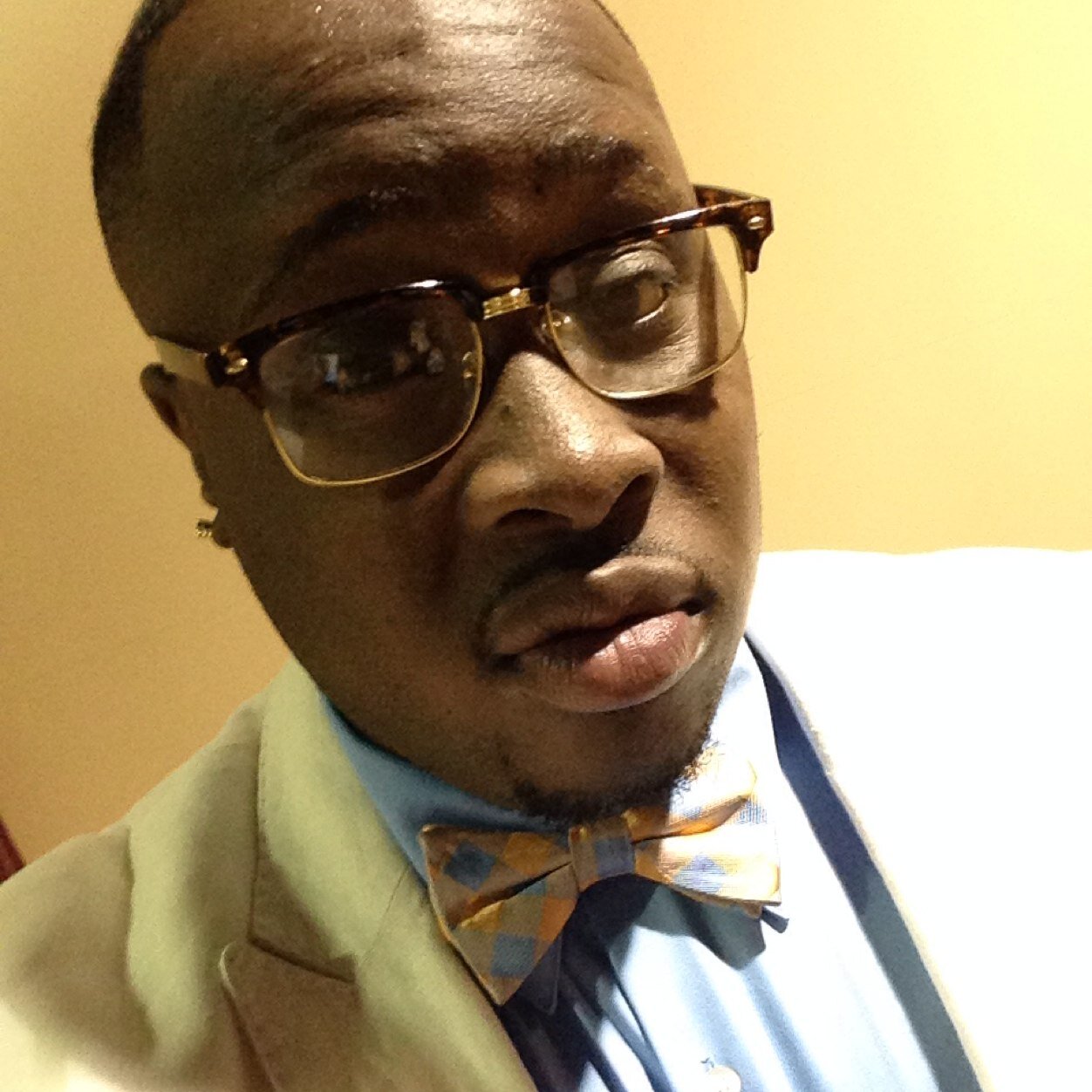 MRGOODBAR12's profile picture. entrepreneur ,Author ,CEO of Daron Soulfood catering Company ,worship leader ,community leader