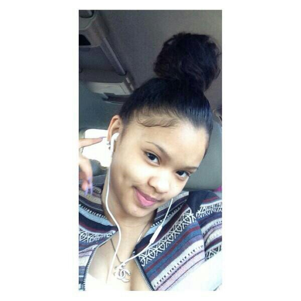 Mention For A FollowBack☜ | | 18 ❤ | | Tweeting Since 11.20.12 ♡ #RipLilSnupe. .  ƒσℓℓσω му ιηѕtαgяαм: DHOY  - ❤