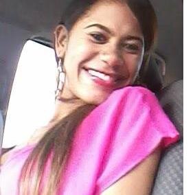 Caprichosa, revelde, inpulsiva, apasionada, una muchachitah que no perdona un desliz. Ni miente que entrega toda su alma como da asi tambien exije lo mismo. Asi