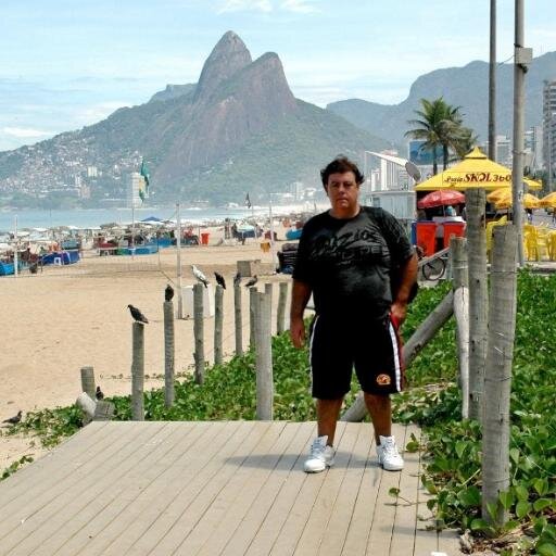 charlycitizen's profile picture. Fanático de Las Leonas, Las Panteras, La Garra y las Kamikazes. Kirchnerista. De Racing como Nestor. Vuelo por Aerolineas Argentinas. Trabajo de Arquitecto