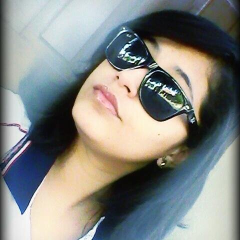 klarasilva86's profile picture. I'm directioner, I'm belieber, and gleek :3