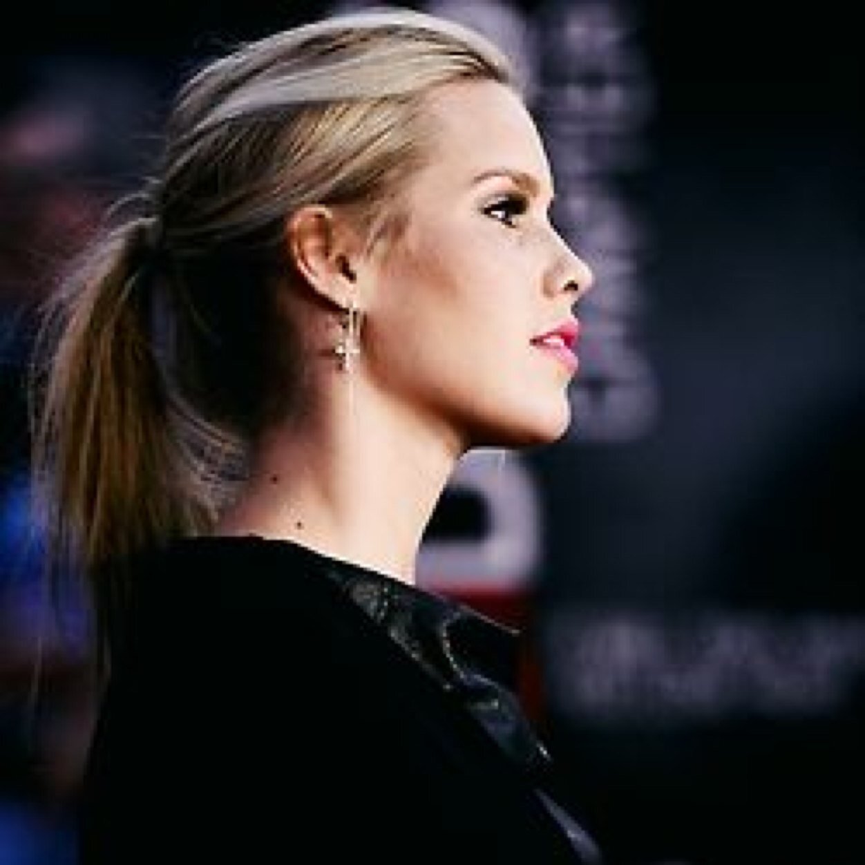 Joined @ConcealedCloak to create a dangerous team. I keep the darkness at bay. I became who I am from an experimental drug, I must gain control. #CollegeAU.