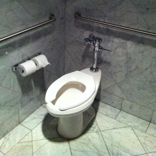 Everyone poops. But not everyone lets you poop in their bathroom. http://t.co/kgTyrBHIYG