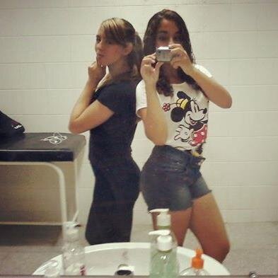 sou muito legal 
 e amiga