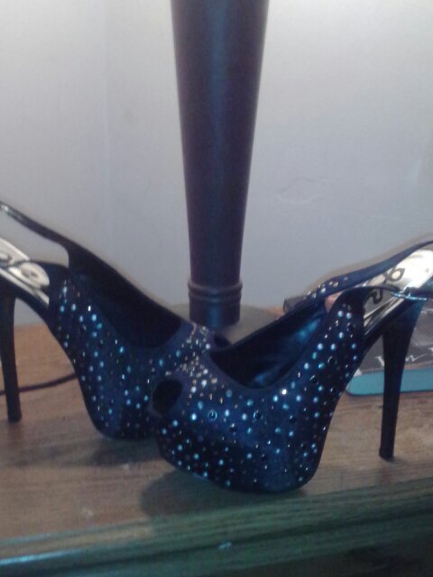 roxanner313's profile picture. 