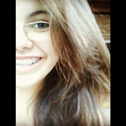 Chocólatra, Santista ♡♡ estudante, leitora ♡ http://t.co/CtDeGEXnN1     1.3  years - ♪♫  And we can learn to love again ♪