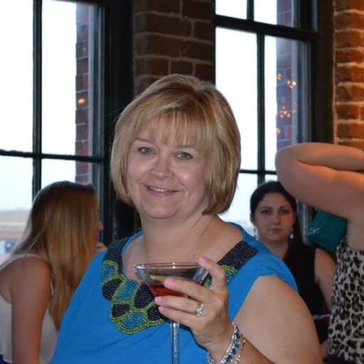 Rvillemama's profile picture. 