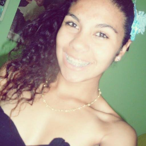 A menina bipolar a qual luta pelo o quer. Sonha alto e não tem medo de quedas pois Deus esta ali para ajudar, basta ter fé.