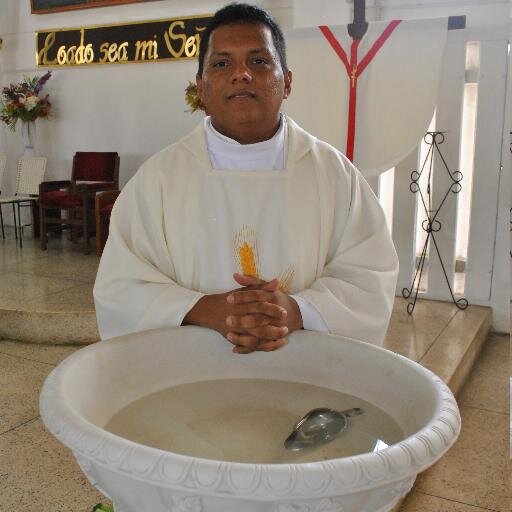 PadreFrankM's profile picture. Sacerdote.