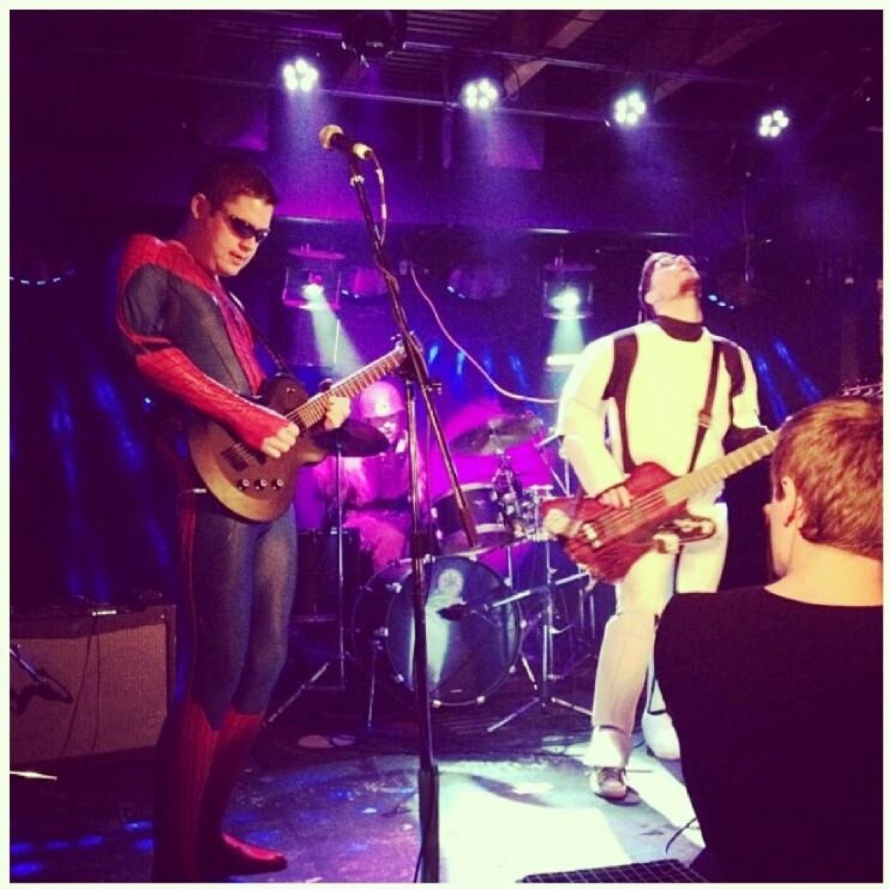 rlandon999's profile picture. Guitarist and vocalist for risky endeavor and solo projects. Played music for 21 years, and have been singing for 11. I like pizza.