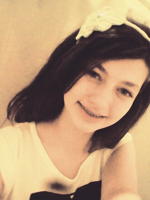12 yrs young. live to sing. knightstown chicka. love me for who i am, not who you want me to me