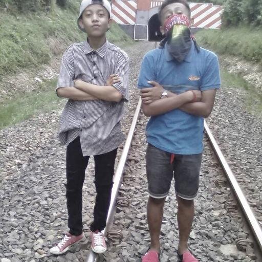 |Dorks  Never Say Die |Support PWG Sampe Mampus \m/ AKU BUKAN MUSUHMU!!  I'm MEMBER @Dorks_Lahat