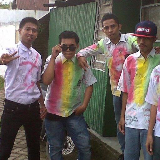 tanggal 14 juli 1996,, jokam 354, suka okkots, sedikit gagah,, yg followka ku follbac ki jg..
