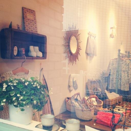 meninaDaikan's profile picture. 韓国やフランスを中心に、世界中からセレクトしたレディース・キッズのお洋服、アクセサリー、雑貨をお取り扱いしています。ちょっとしたギフトにぴったりなおもちゃや、可愛いハンドメイドの小物なども。宝物のつまった小さな子供部屋のようなお店に、ぜひお越しください！
http://t.co/kevLVcYKXg