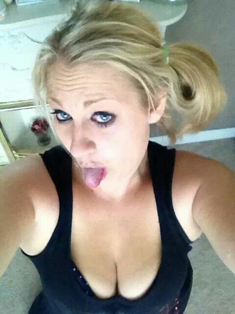 I'm caz 27 and mummy to 4 gorgeous kids instagram cachkada xx